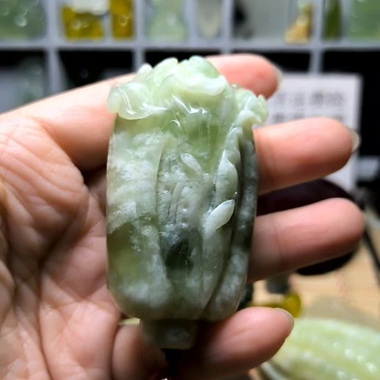 未镶嵌蛇纹石玉颈饰