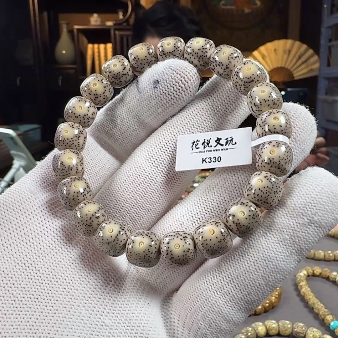 手串星月菩提11x10 石玉料月留白针尖星 K330