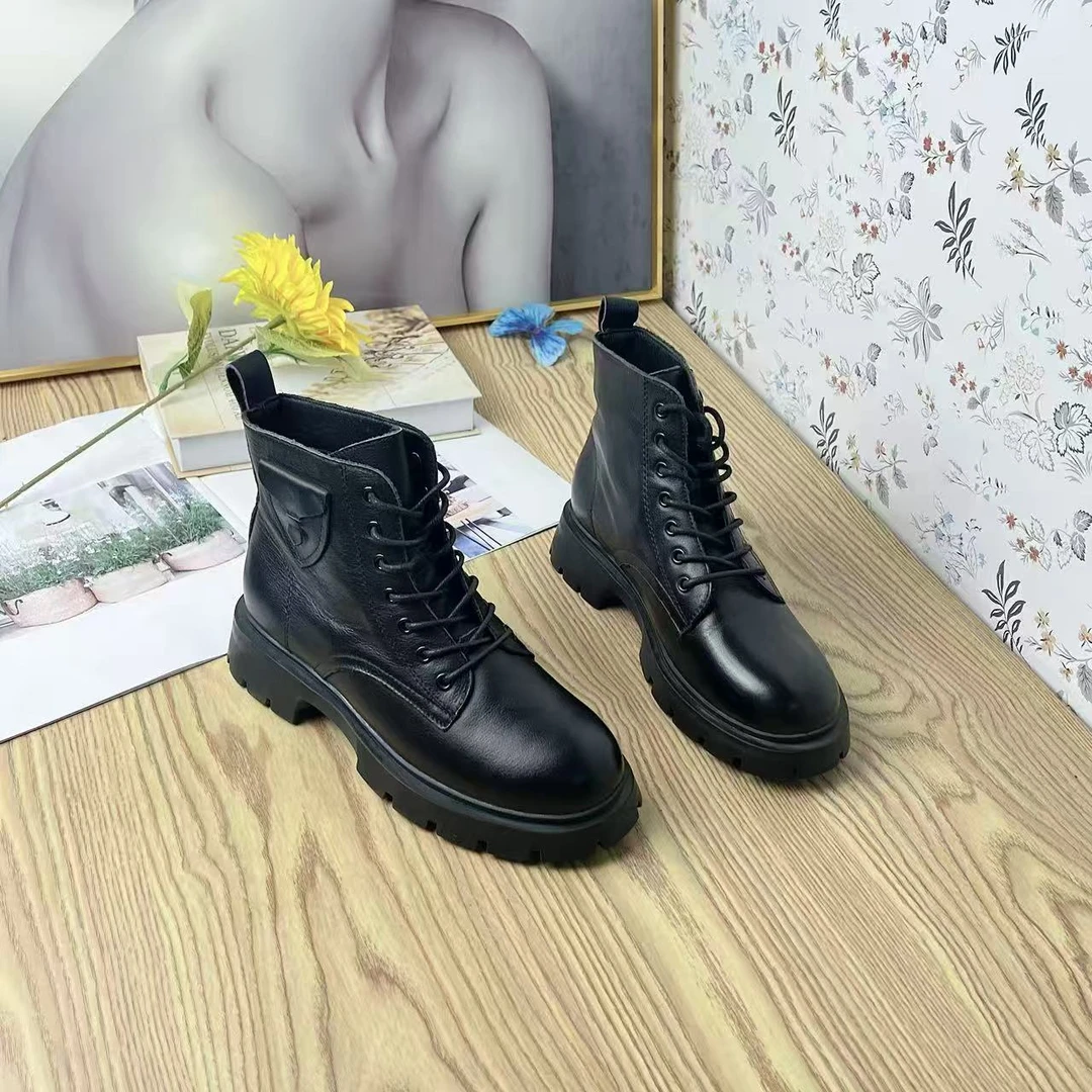 Y6317   秋冬新款百搭圆头马丁靴四季款