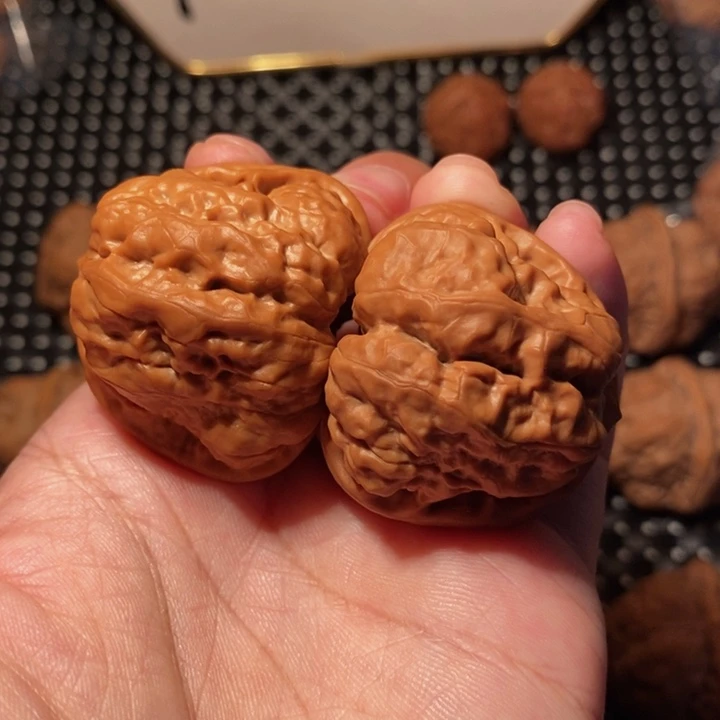 把件文玩核桃四八蹬腿