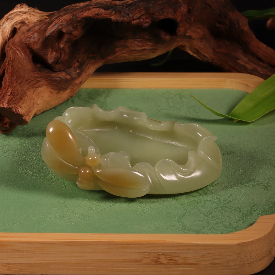 lot8814和田玉俏糖色笔洗/云南典藏