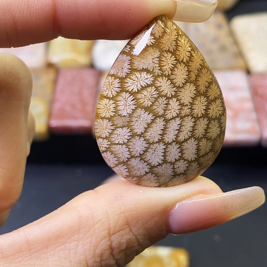 硅化玉颈饰合金鱼**水