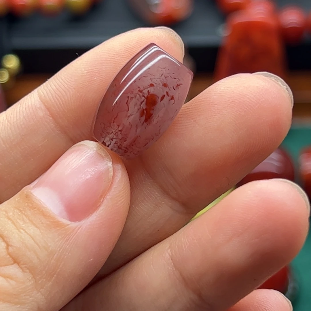 強***謌南红玛瑙未镶嵌配饰