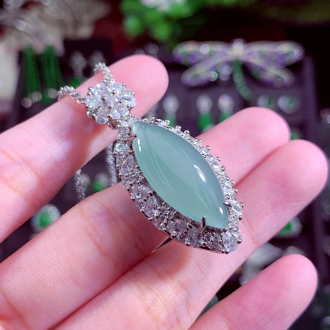 颈饰未镶嵌翡翠天然