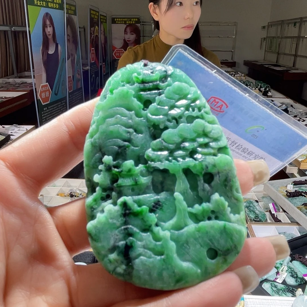 翡翠未镶嵌颈饰一