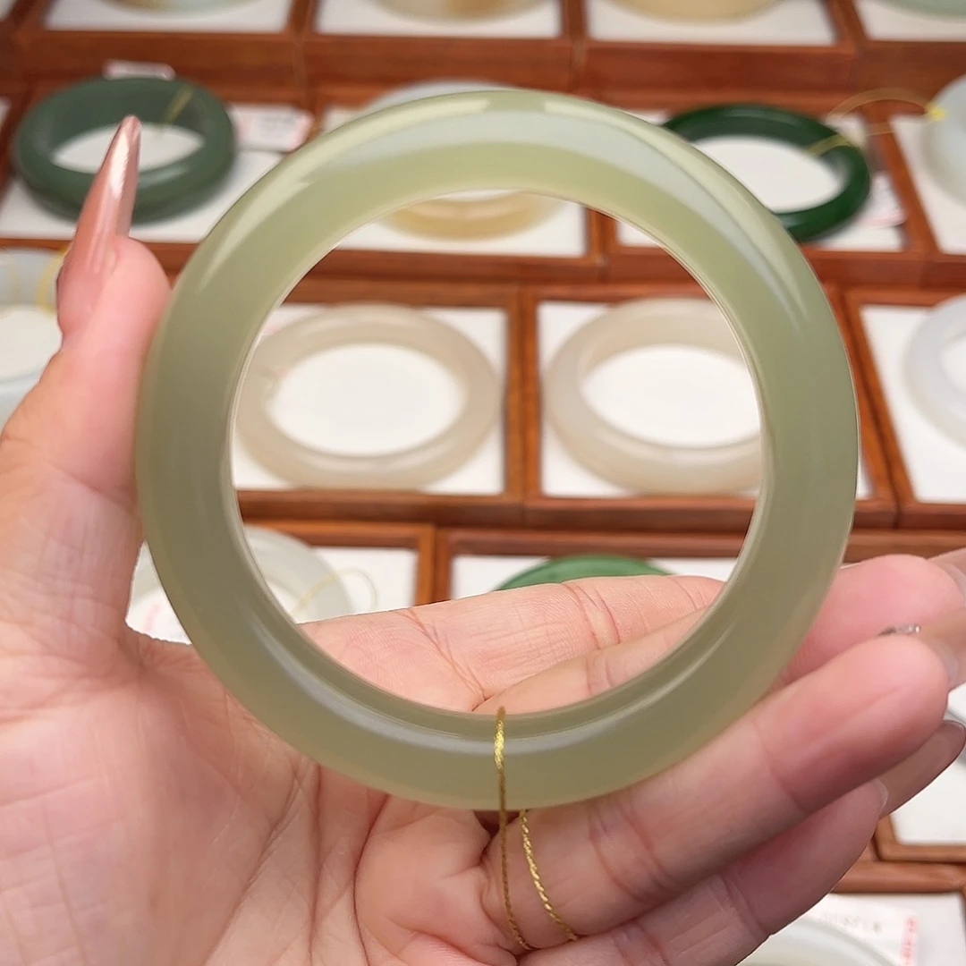 和田玉未镶嵌手镯58