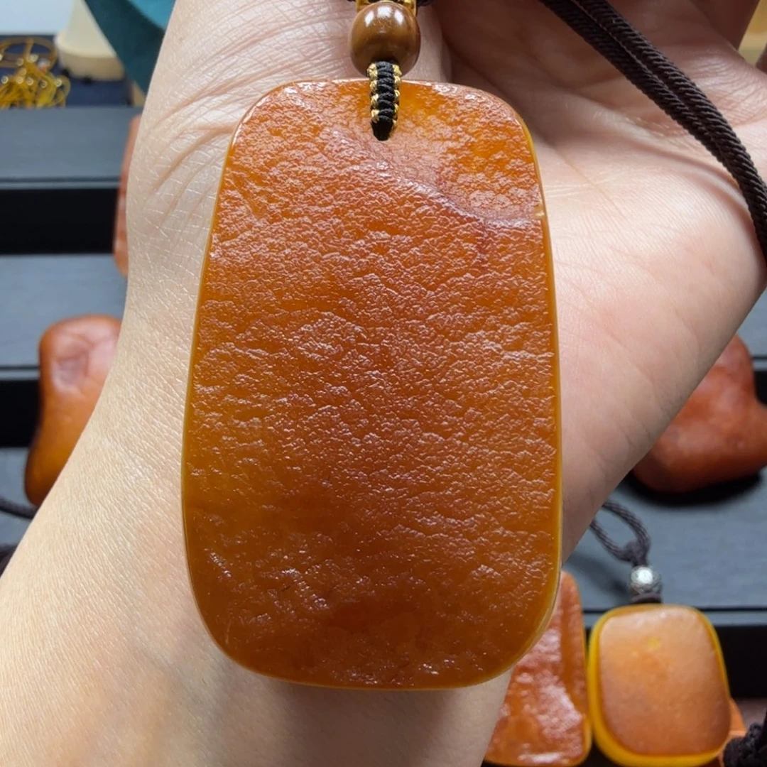 琥珀吊坠(赠链)未镶嵌