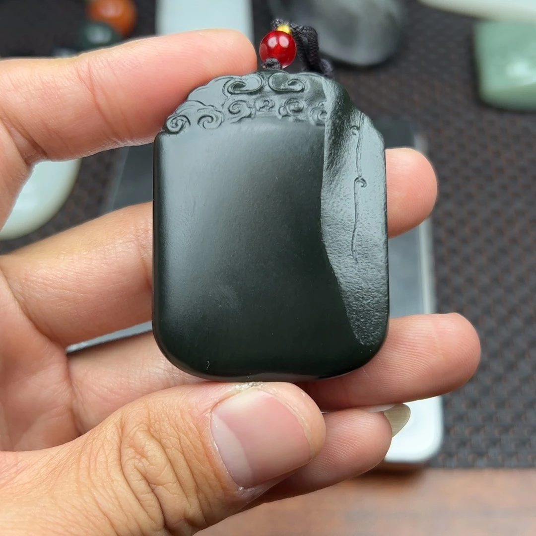 和田玉挂件未镶嵌索*克