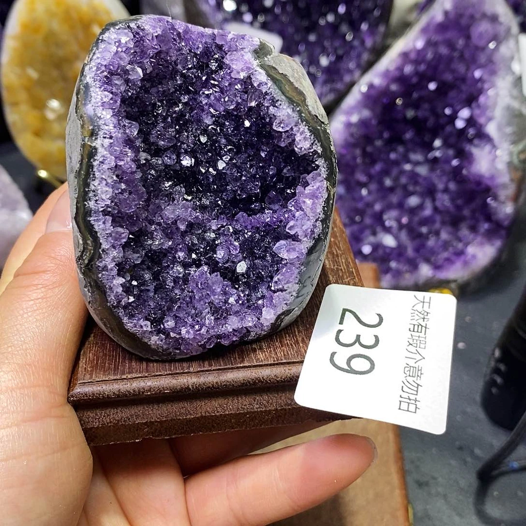 未镶嵌水晶大型摆件（非配饰）