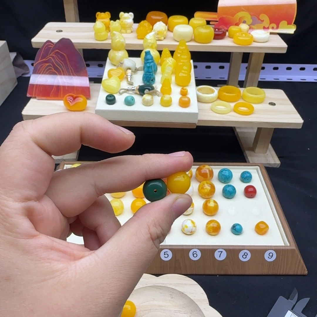 琥珀未镶嵌裸石绿松