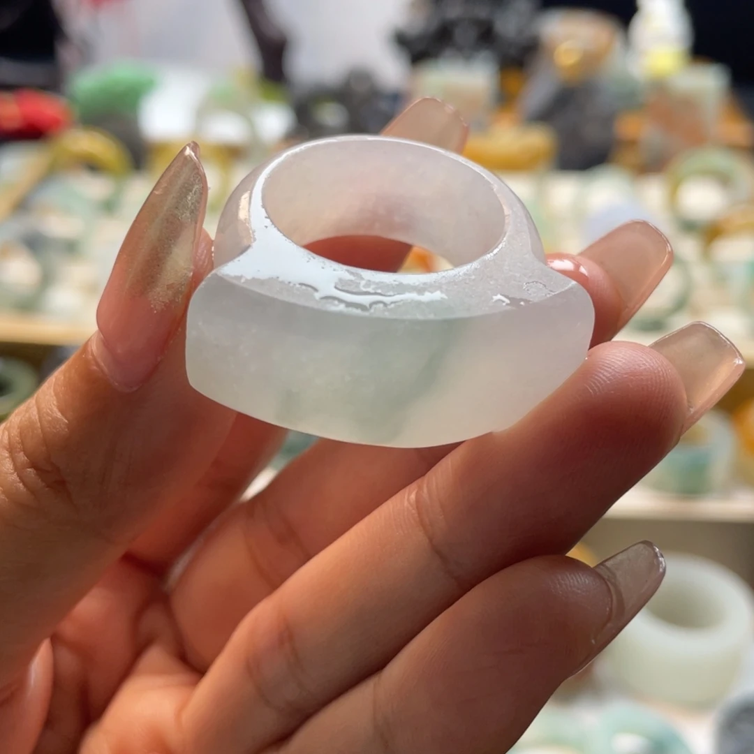 定制翡翠未镶嵌戒指