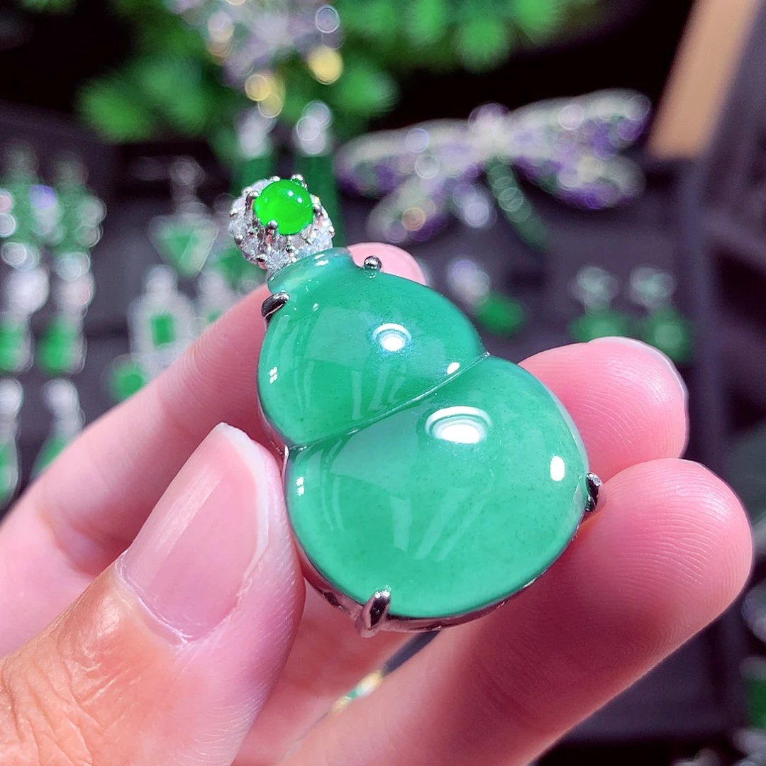 颈饰未镶嵌翡翠天然