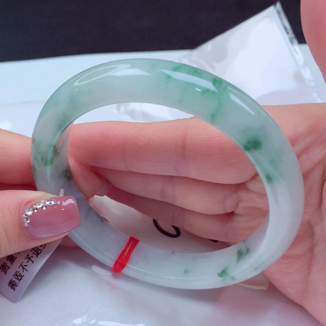 翡翠手镯未镶嵌翡翠63