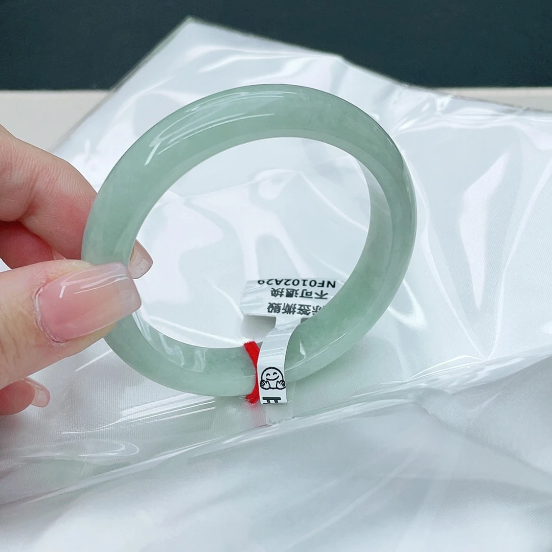 翡翠手镯未镶嵌正56.2