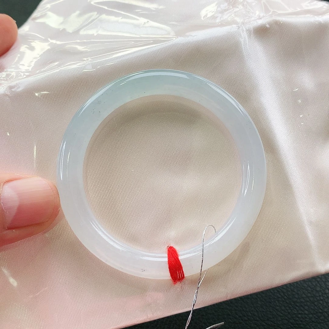 未镶嵌手镯翡翠天然翡翠手镯