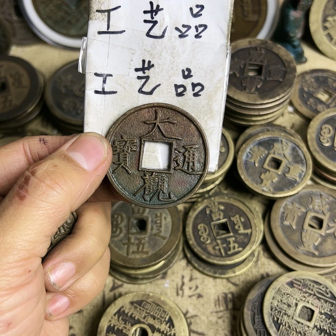 铜大****董现代文创工艺品