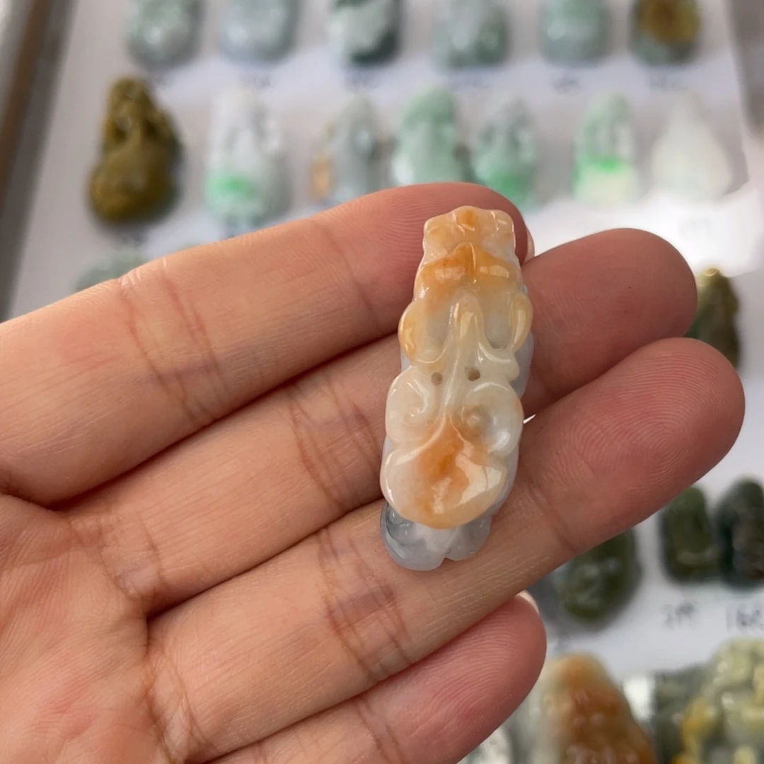 颈饰未镶嵌翡翠貔貅