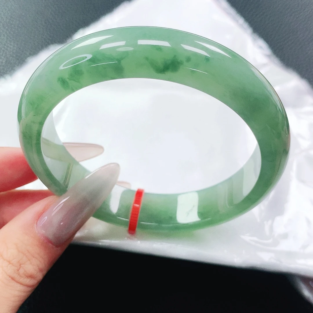 翡翠手镯未镶嵌57圈