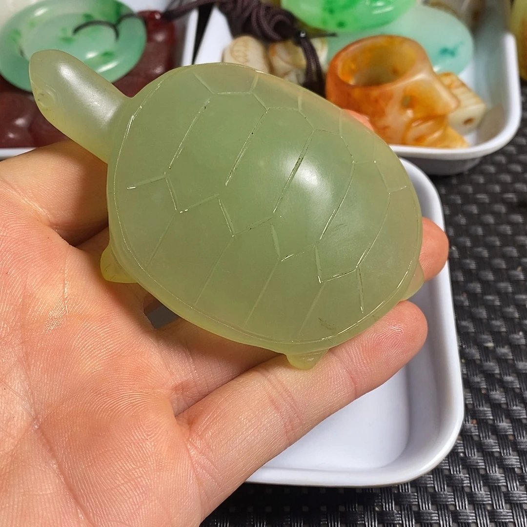 岫岩老玉（透闪石质玉）未镶嵌珠宝奇石