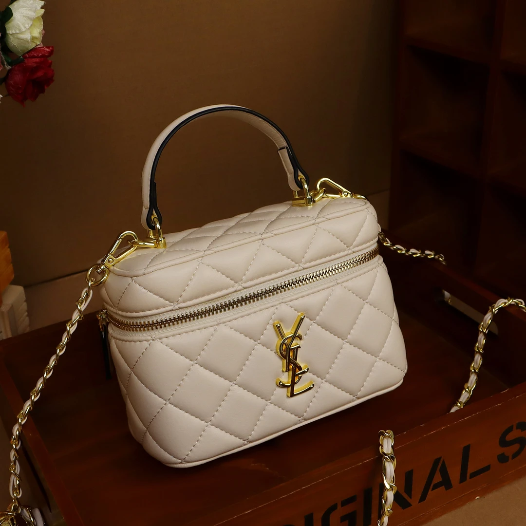 轻奢菱格链条新款质感通勤百搭复古水桶单肩包小香风时尚小众潮流