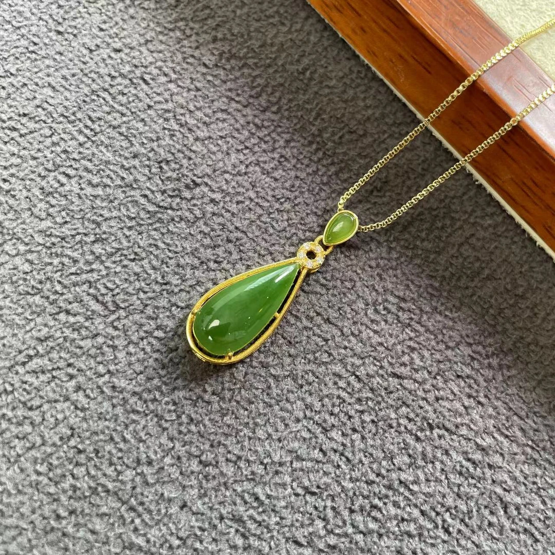 和田玉碧玉S925银镶水滴吊坠30*10*7多样性发货送链子