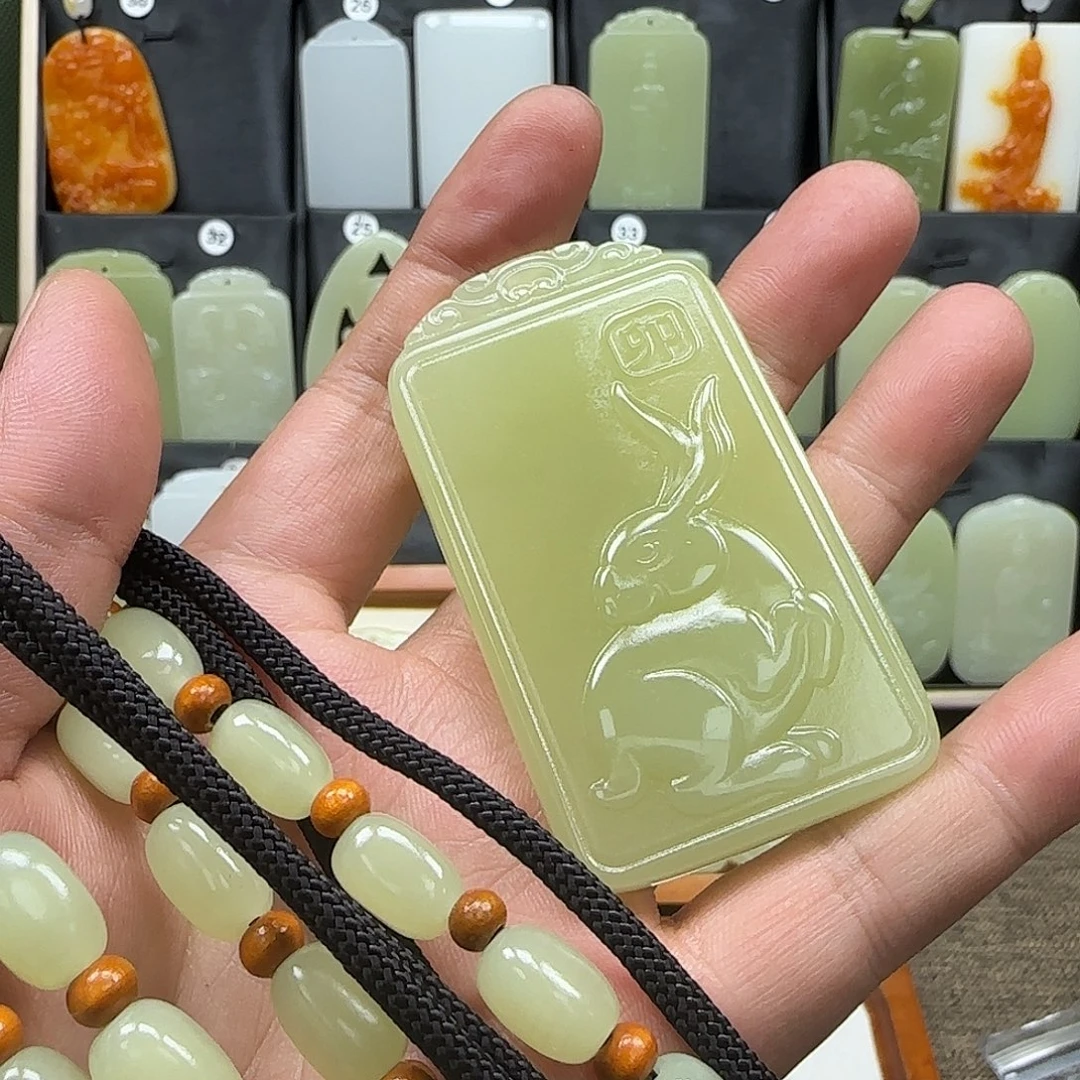 石***头昆仑山料一物一拍兔