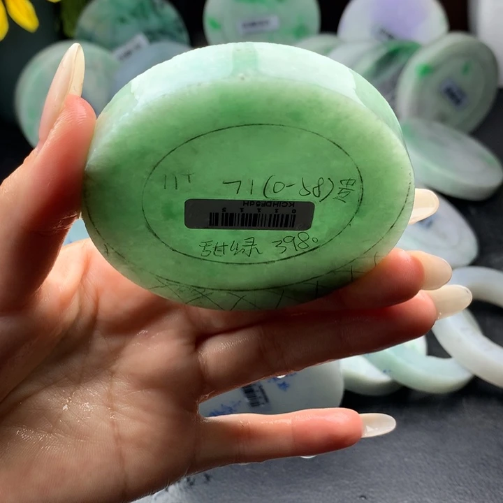 定制翡翠未镶嵌手镯