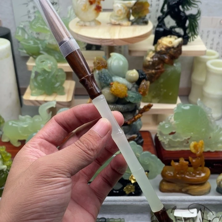 蛇纹石玉未镶嵌四大名玉毛笔