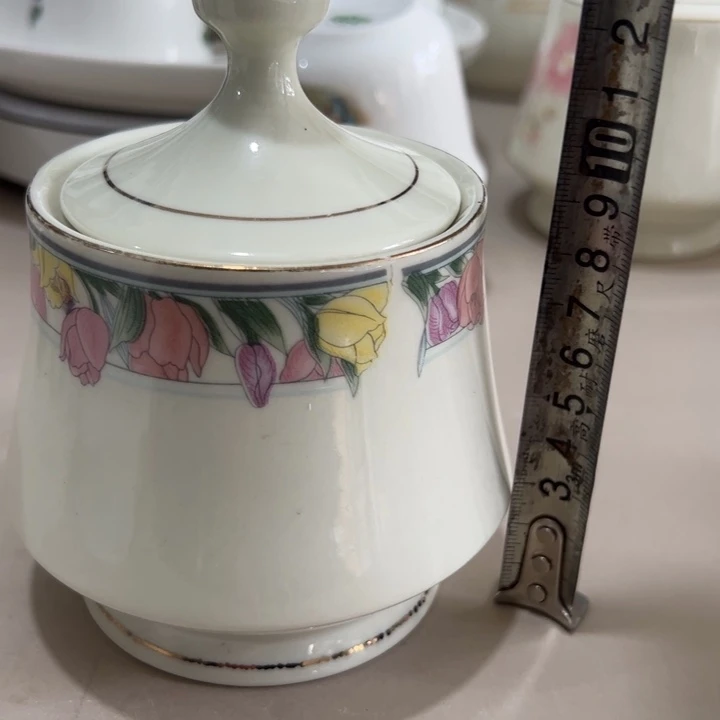 瓷片陶瓷制品春蕾罐