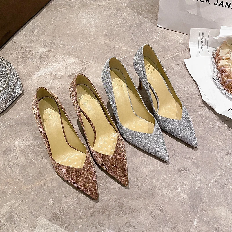 2025春秋新款性感显瘦V口时尚尖头小个子细跟浅口不累脚高跟鞋女