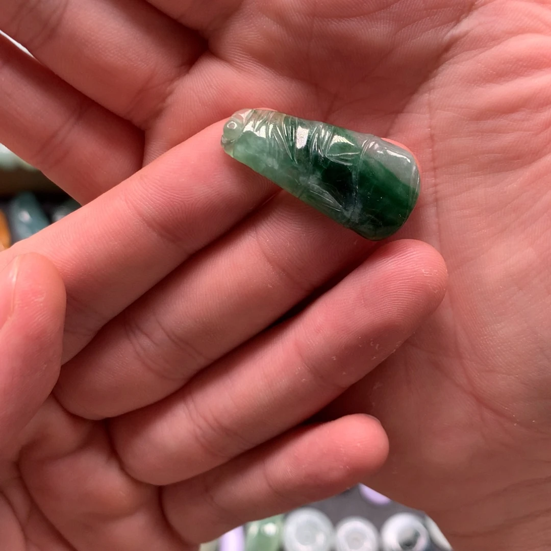 翡翠未镶嵌颈饰翡翠