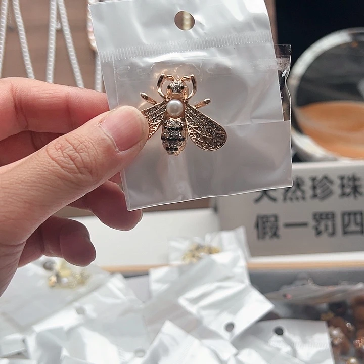 钛钢淡水珍珠胸针