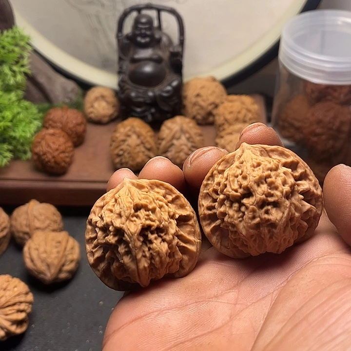 文玩核桃吊坠42蟠龙纹