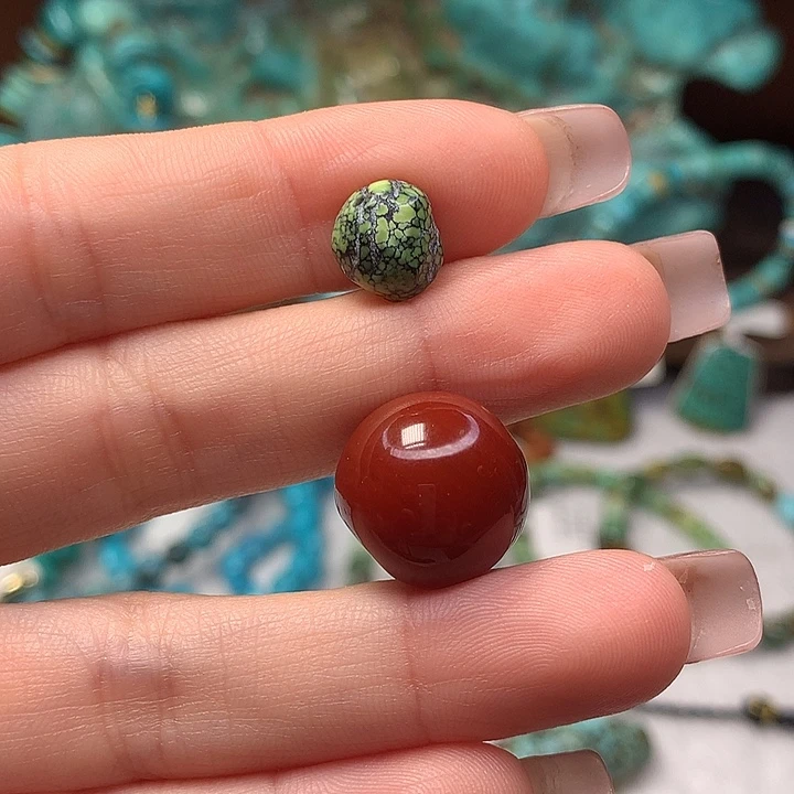 以***。玛瑙/玉髓未镶嵌原矿