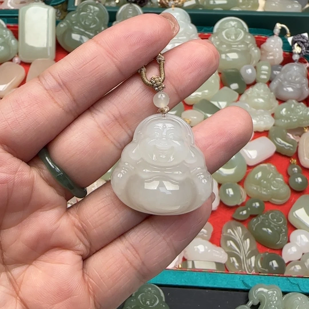 和田玉颈饰未镶嵌小*冻