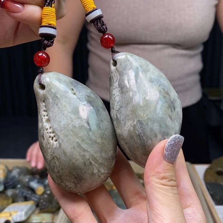 岫岩河磨玉（透闪石质玉）颈饰未镶嵌