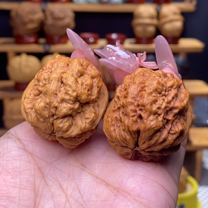 用***5文玩核桃把件血舍利4号37尺