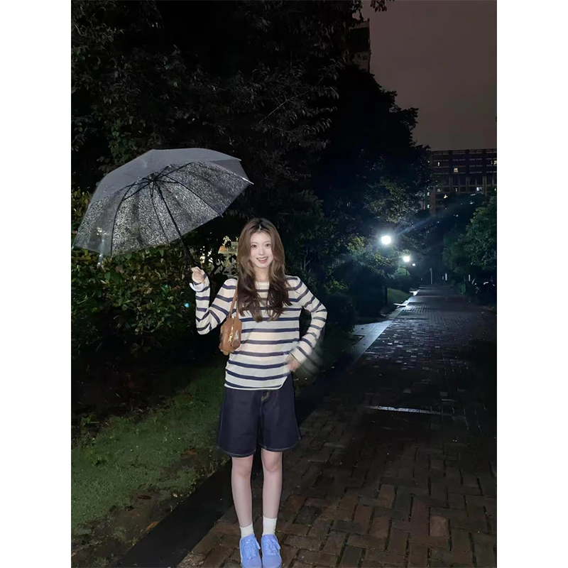 条纹长袖夏季新款时尚气质设计感上衣打底衫百搭显瘦直筒牛仔短裤