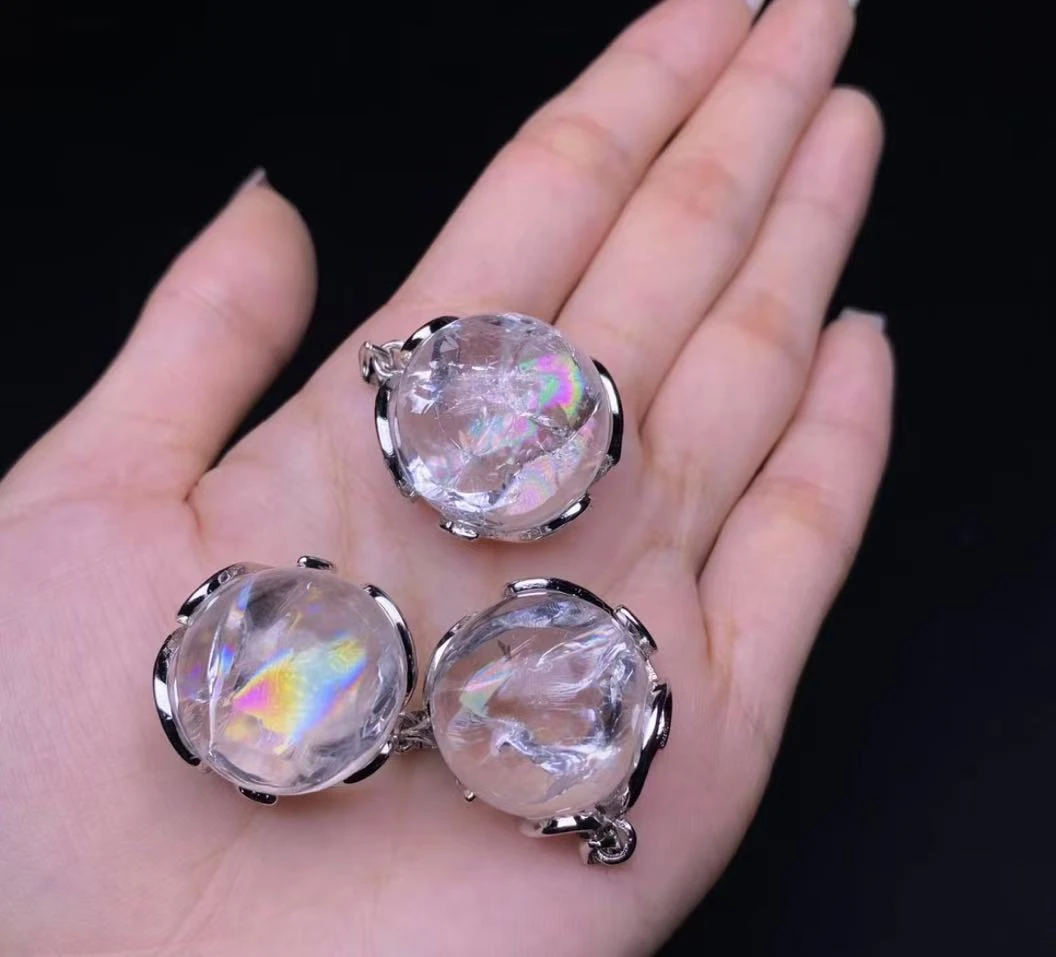 X107利姆利亚白水晶吊坠多样性发一