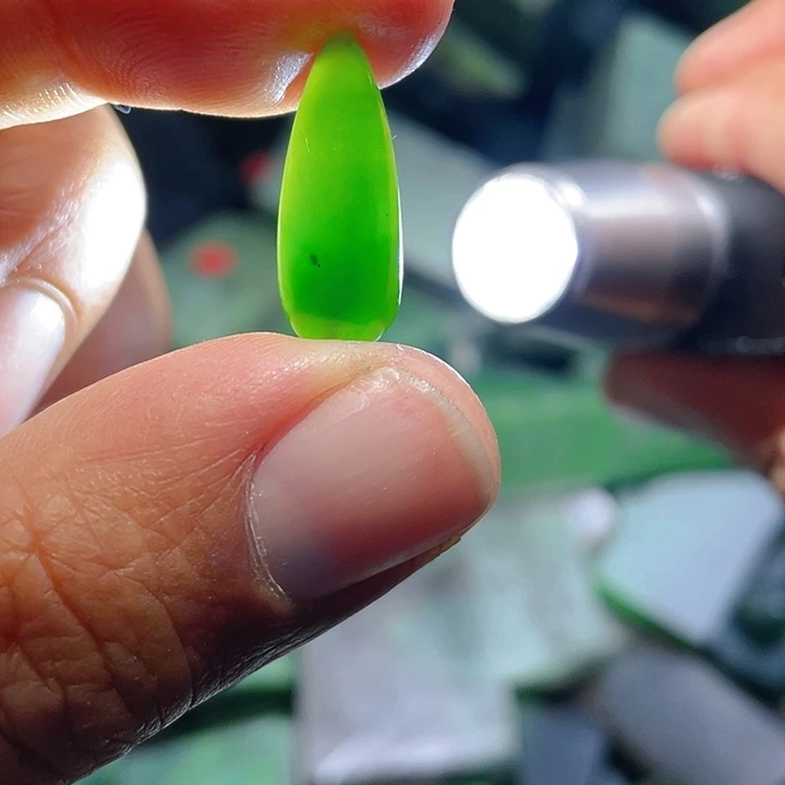 和田玉未镶嵌珠宝奇石