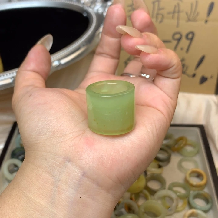 阿****合金蛇纹石玉戒指
