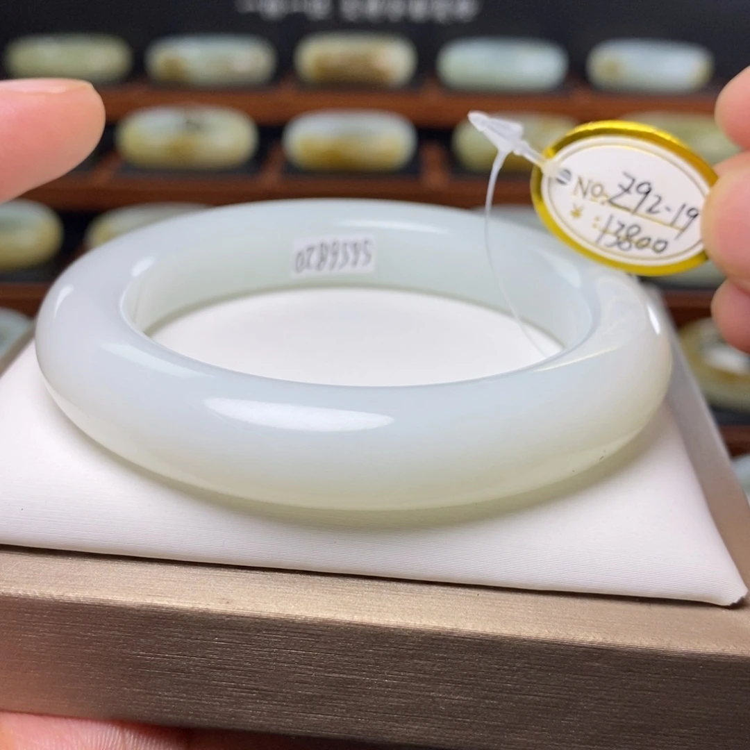 和田玉（白玉）未镶嵌手镯