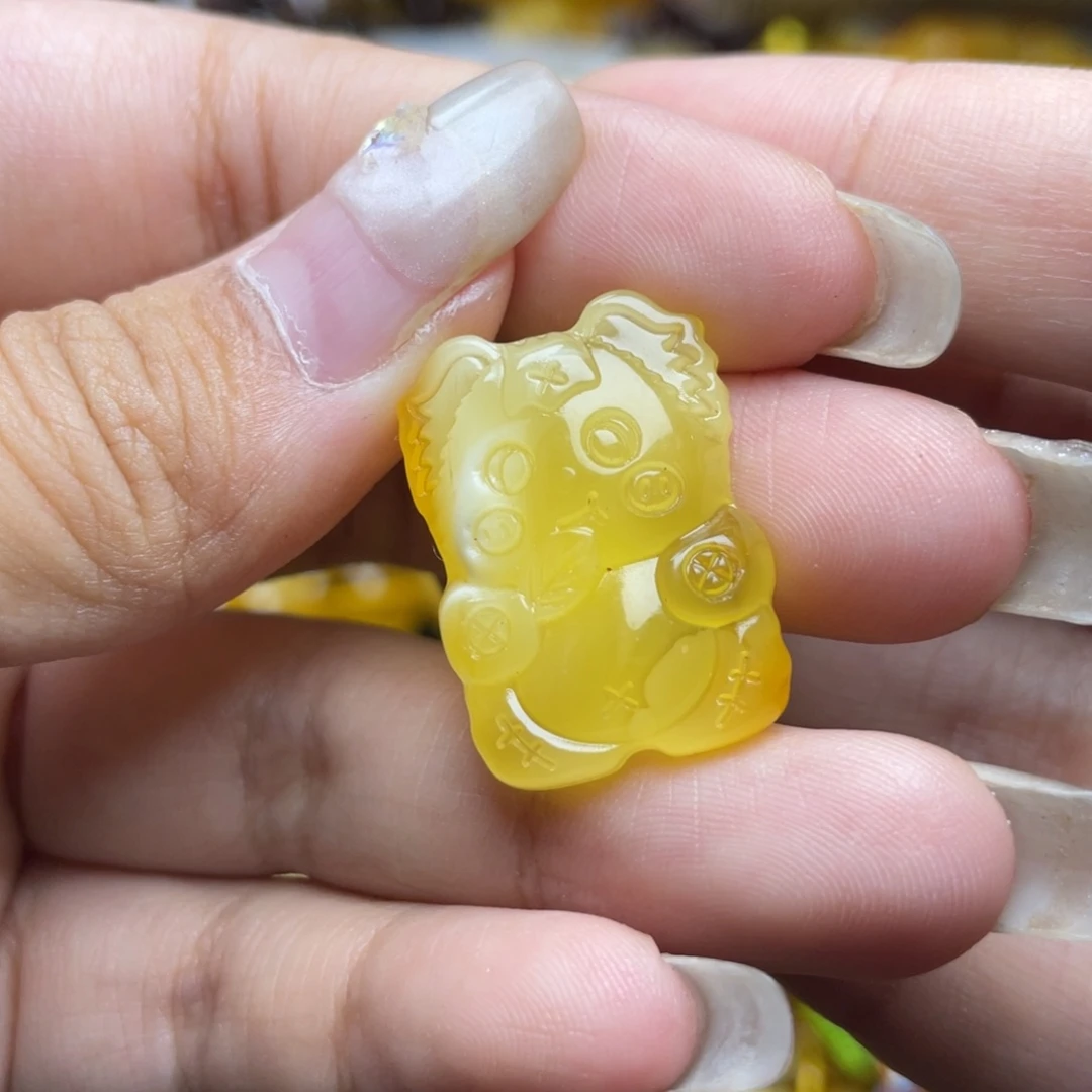 未镶嵌琥珀珠宝奇石