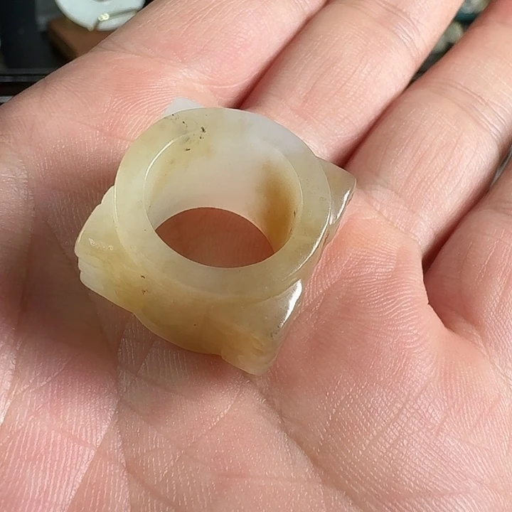 未镶嵌和田玉（糖玉）挂件