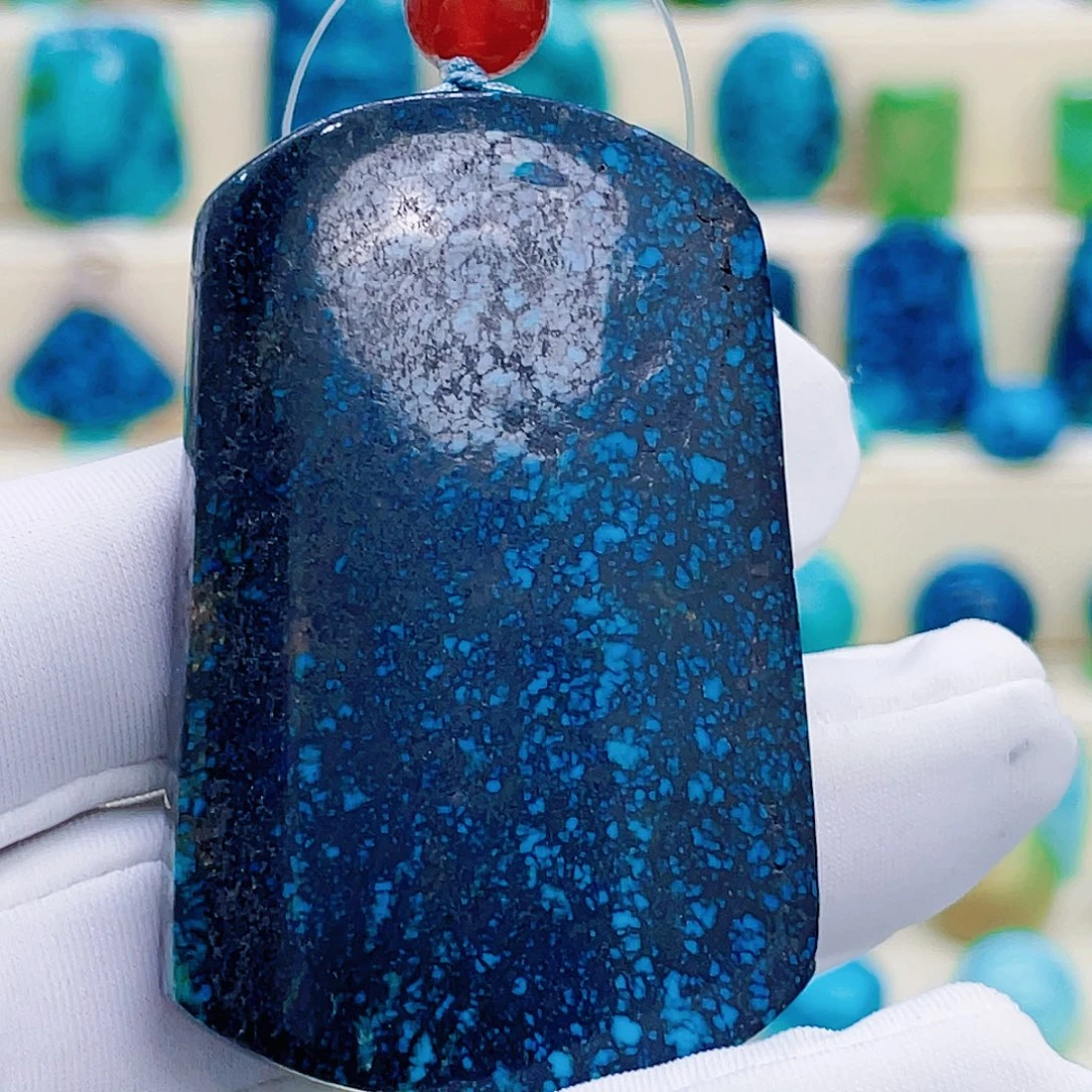 绿松石未镶嵌颈饰