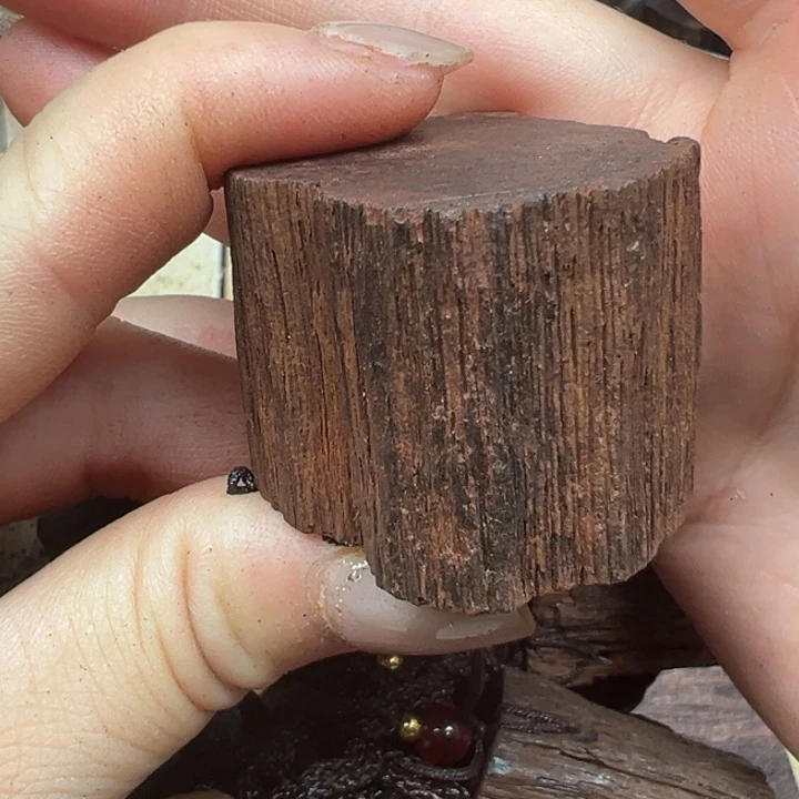 藤类降真香随形吊坠大小不一