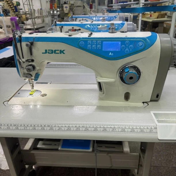 杰克A5密封油箱全自动电脑平缝机平车