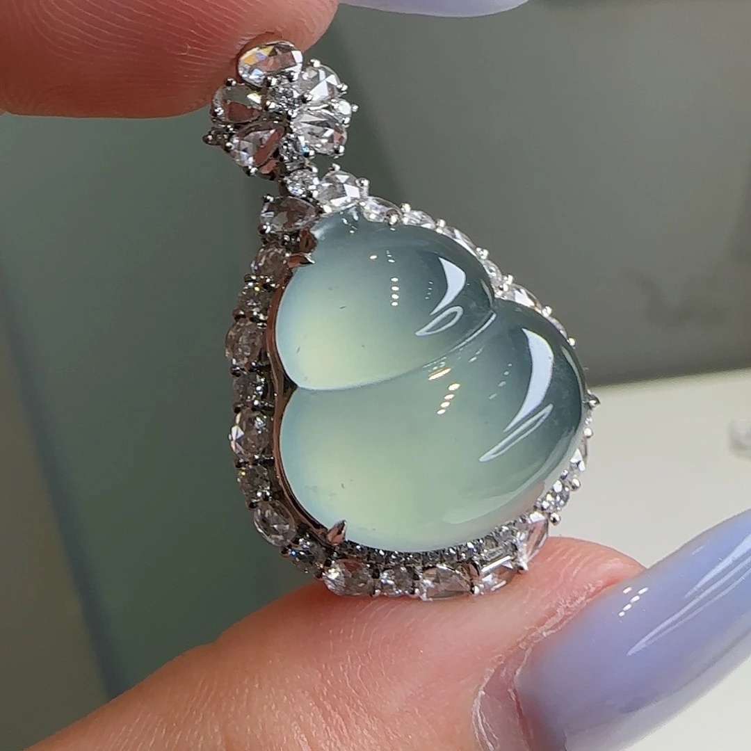 颈饰18K金镶嵌翡翠天然翡翠