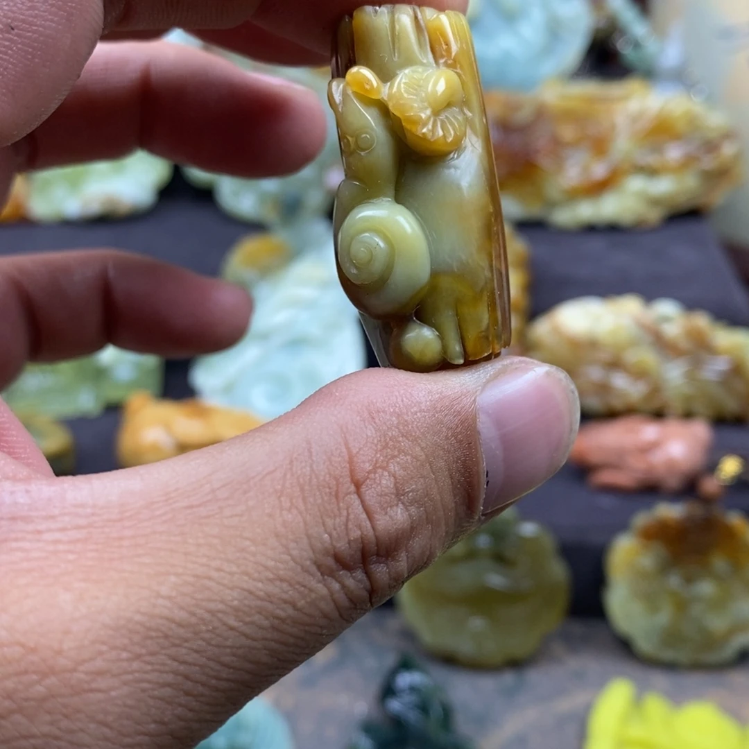 蛇纹石玉未镶嵌吊坠(赠链)