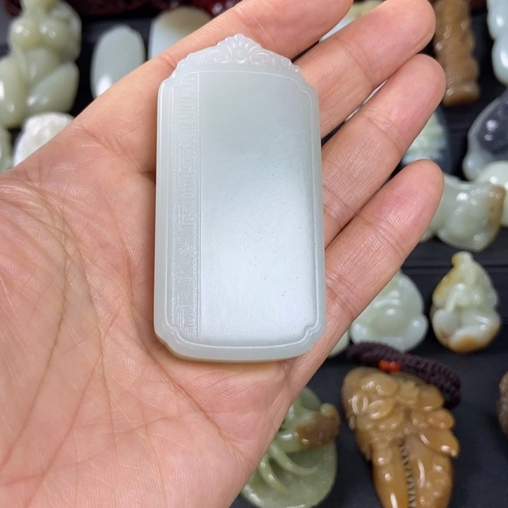 用***9和田玉未镶嵌颈饰